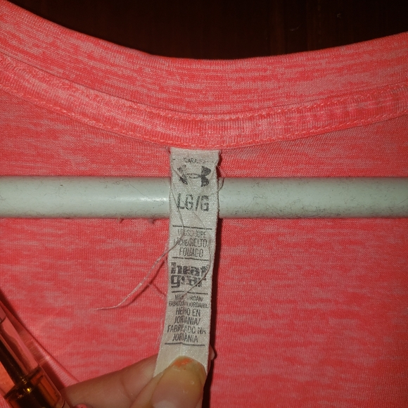 Under Armor v-neck - Picture 3 of 3